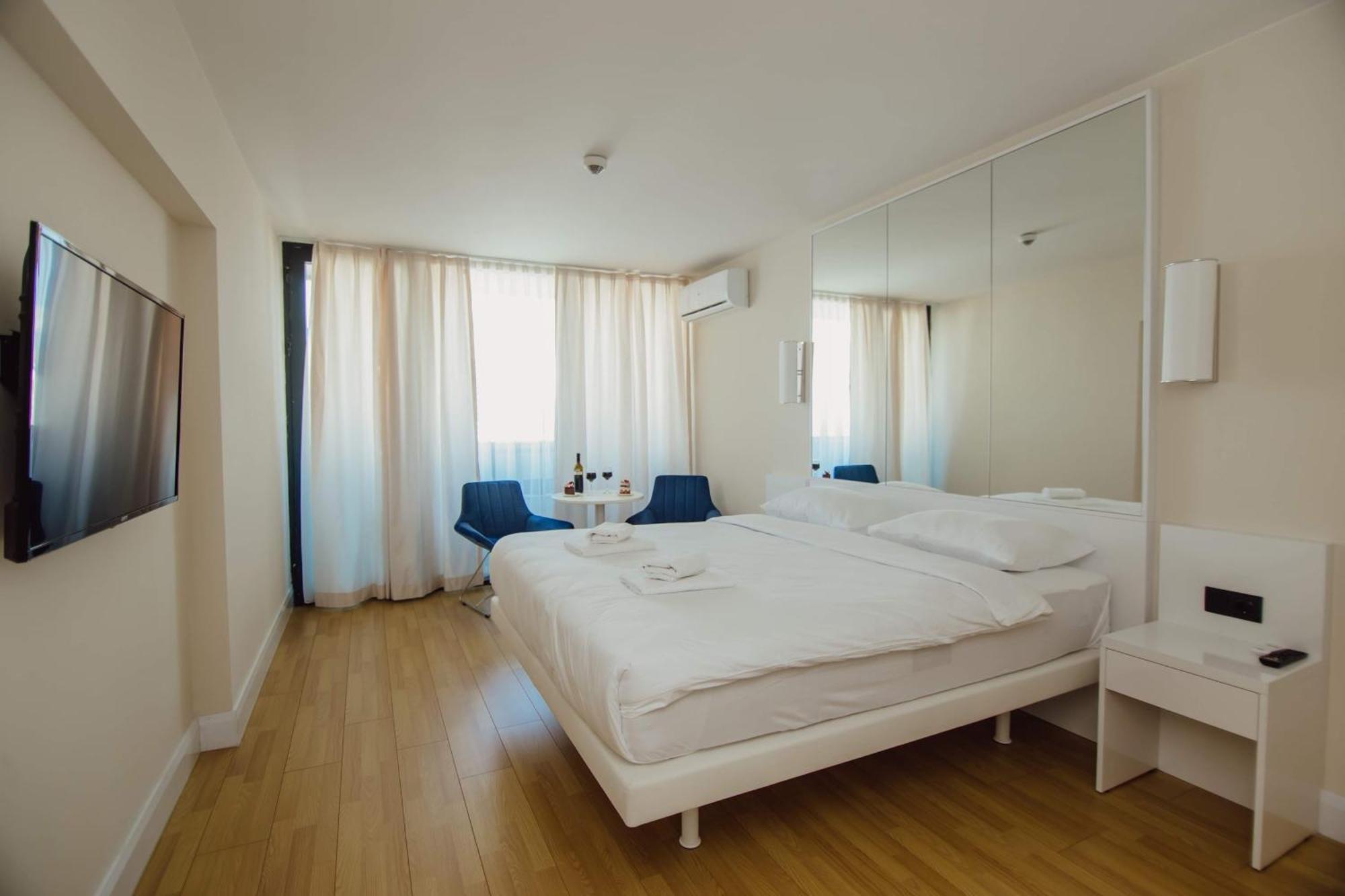 Luxury Beach Front Hotel Batumi Luaran gambar